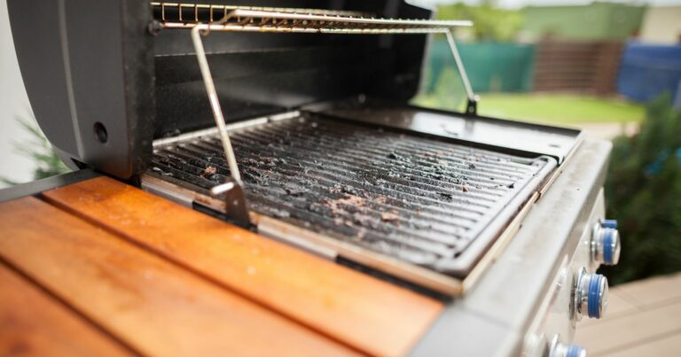 Keep Your Camp Grill Grates Clean for Perfect Outdoor Cooking