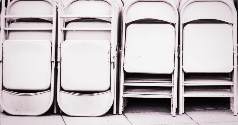 Restoring the Shine: How to Clean Grimy Metal Folding Chairs